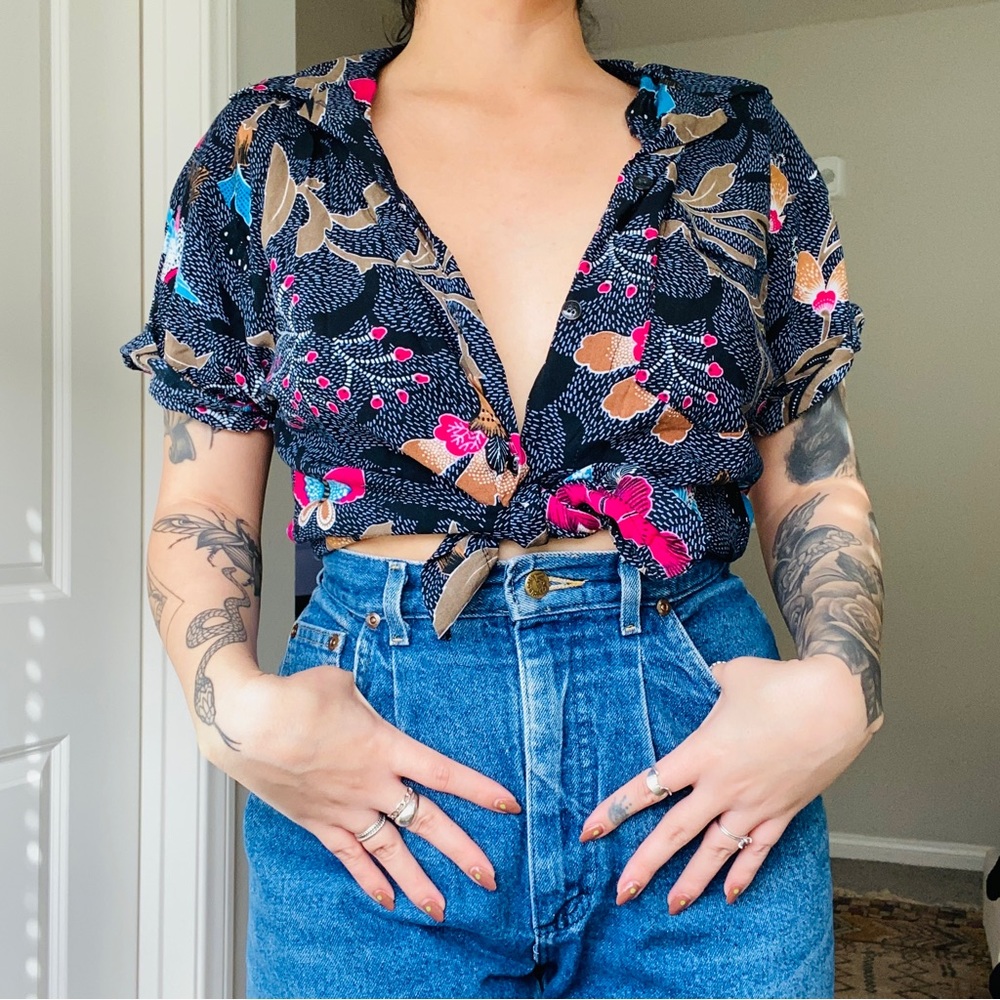 ❌SOLD❌ floral button down shirt